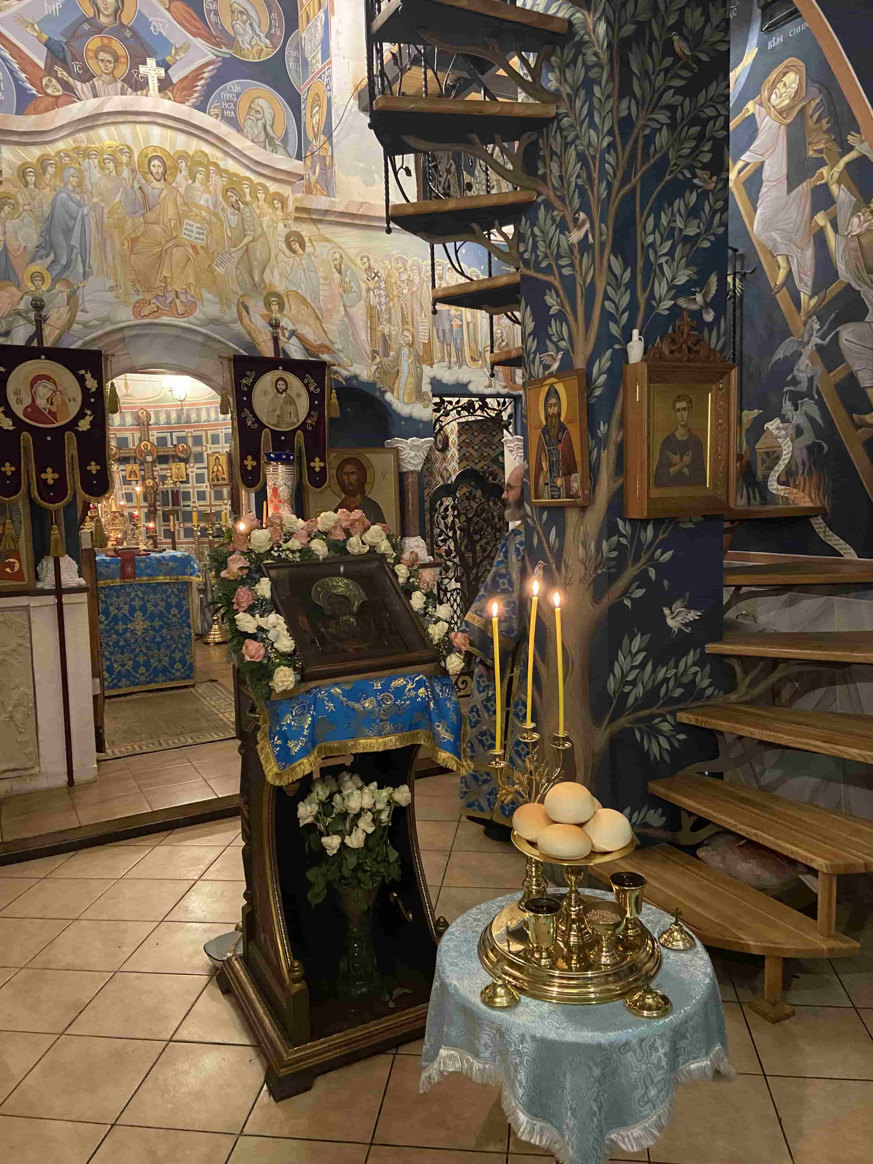 Всенощная накануне праздника Знамения Богородицы
