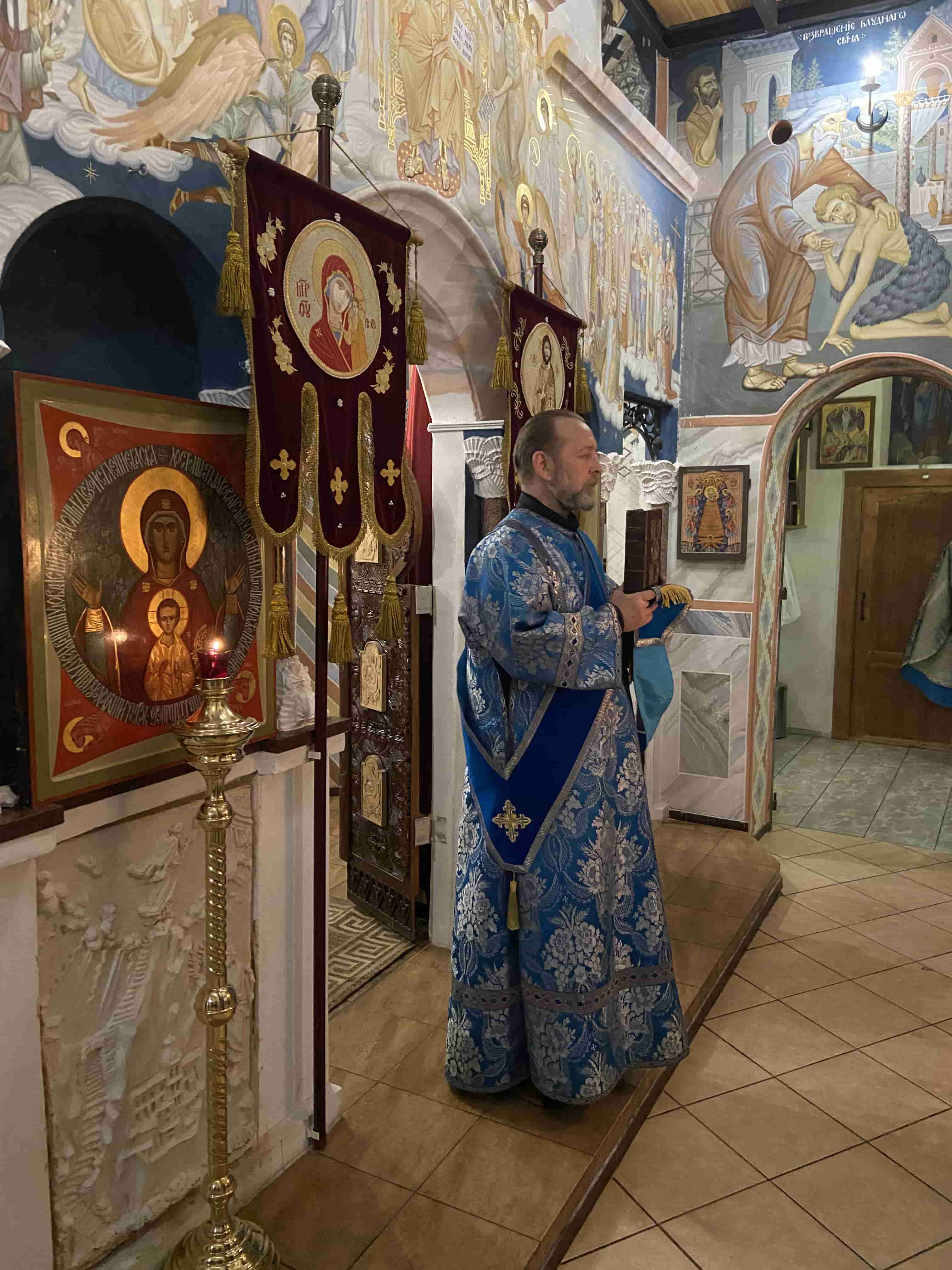 Всенощная накануне праздника Знамения Богородицы
