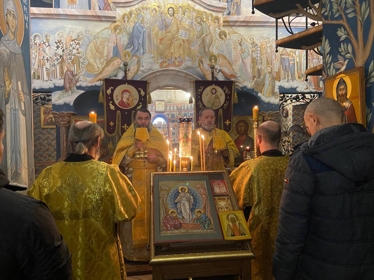 Литургия в Знаменской церкви