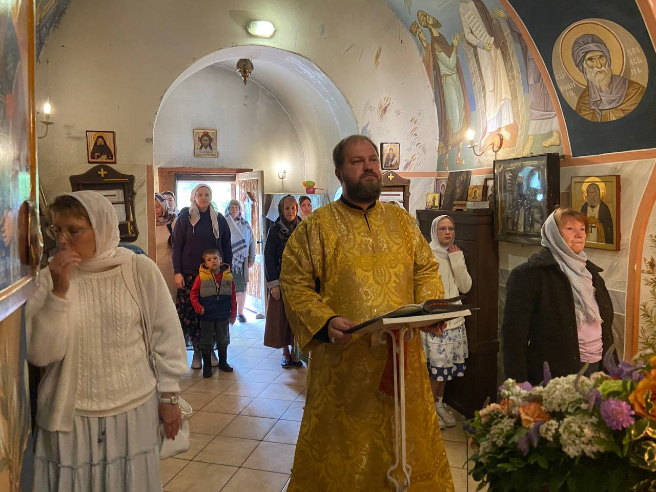 Литургия в Знаменской церкви