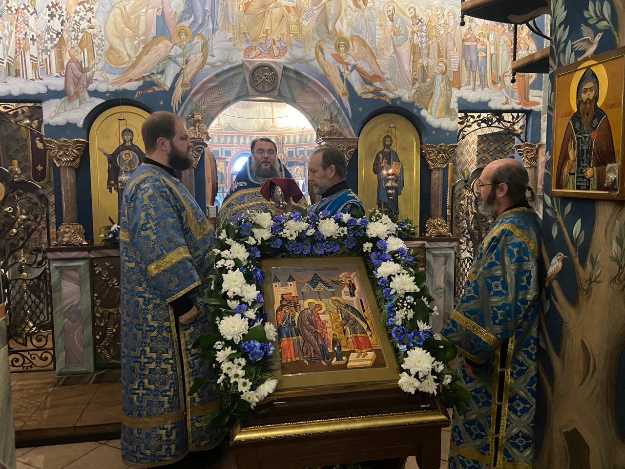 Воскресная Литургия