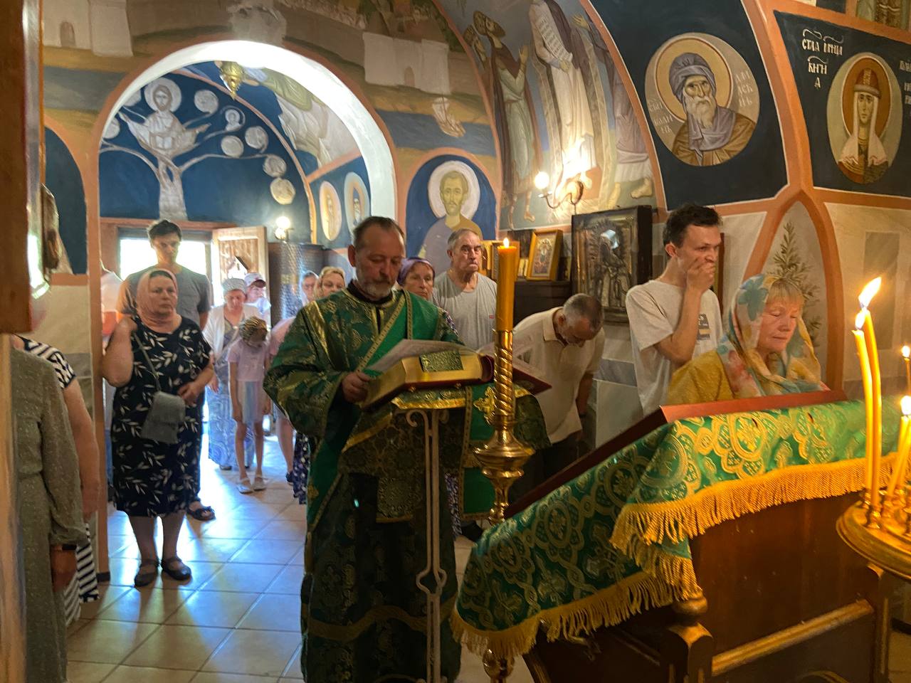 Литургия в Знаменской церкви