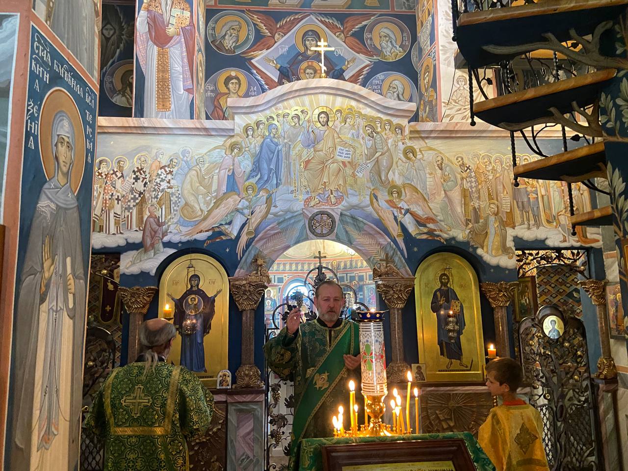 Литургия в Знаменской церкви