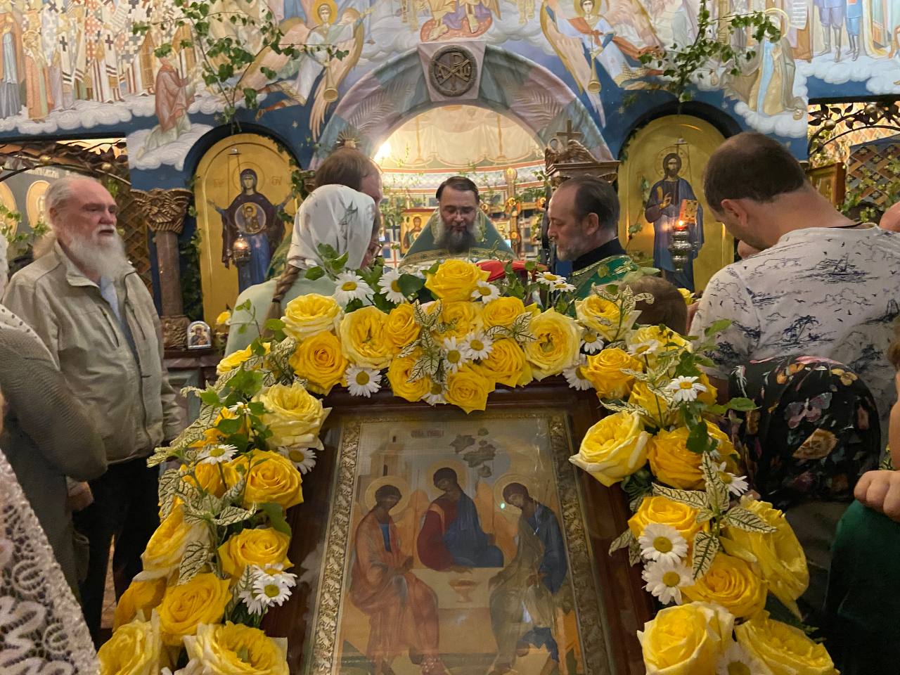Литургия в День Святой Троицы