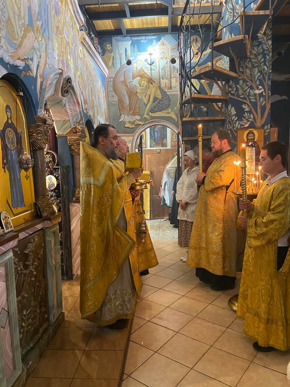 Литургия в Знаменской церкви