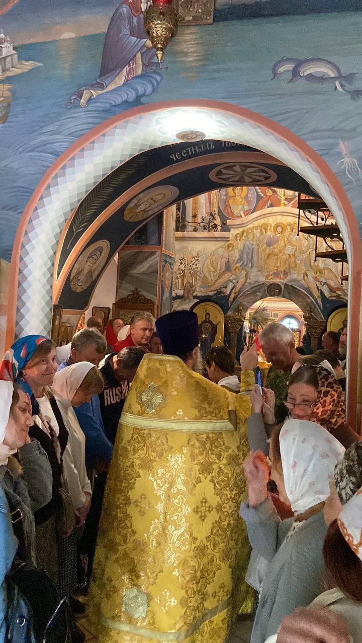Литургия в Знаменской церкви
