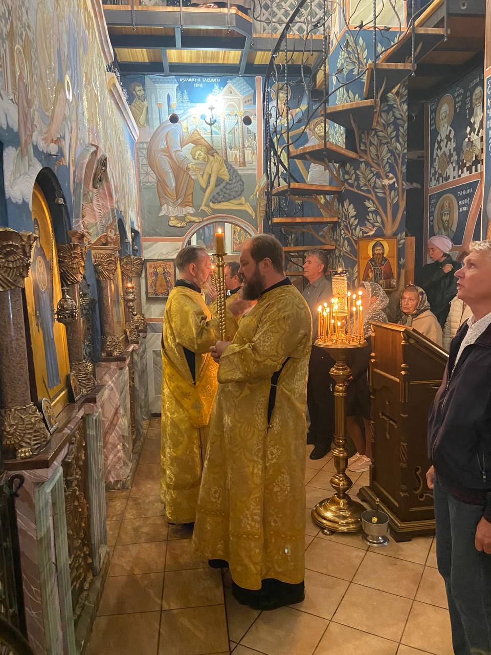 Литургия в Знаменской церкви