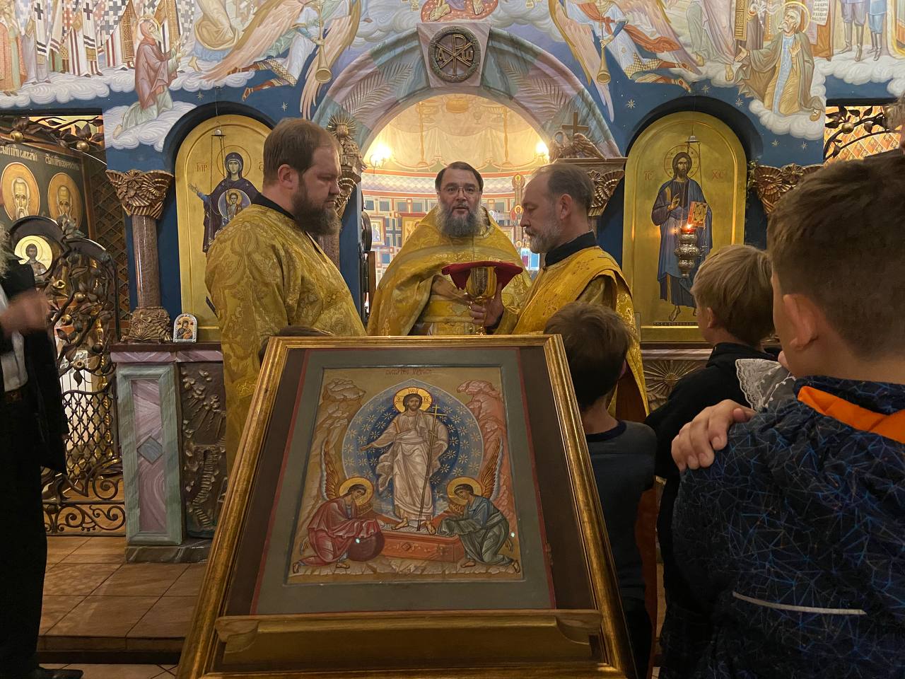 Литургия в Знаменской церкви