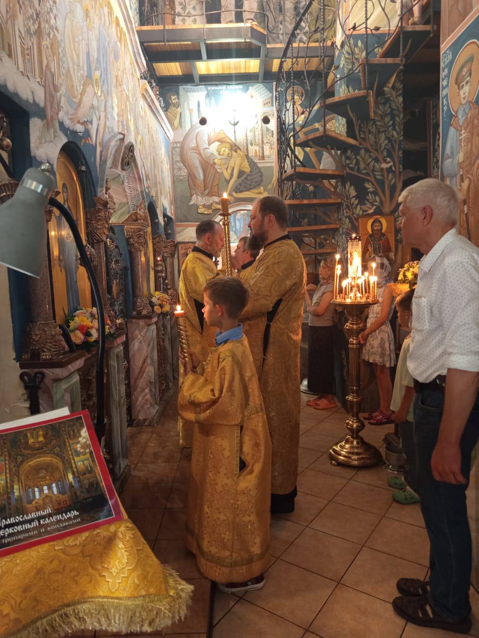 Литургия в Знаменской церкви
