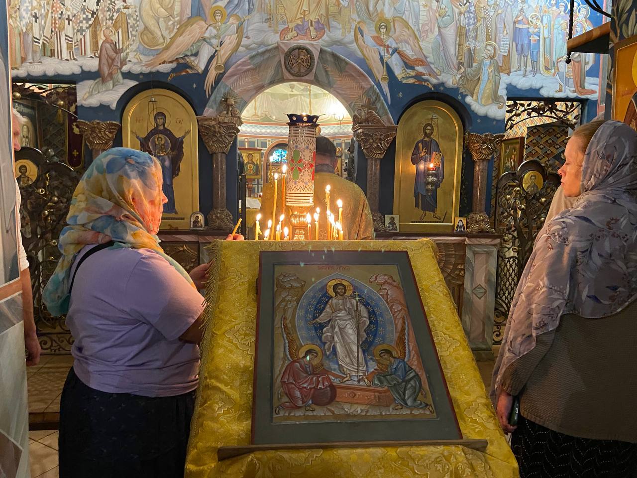 Литургия в Знаменской церкви