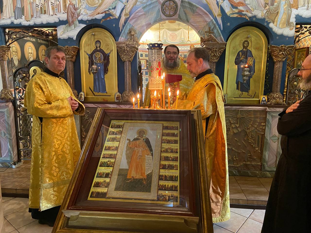 Литургия в Знаменской церкви