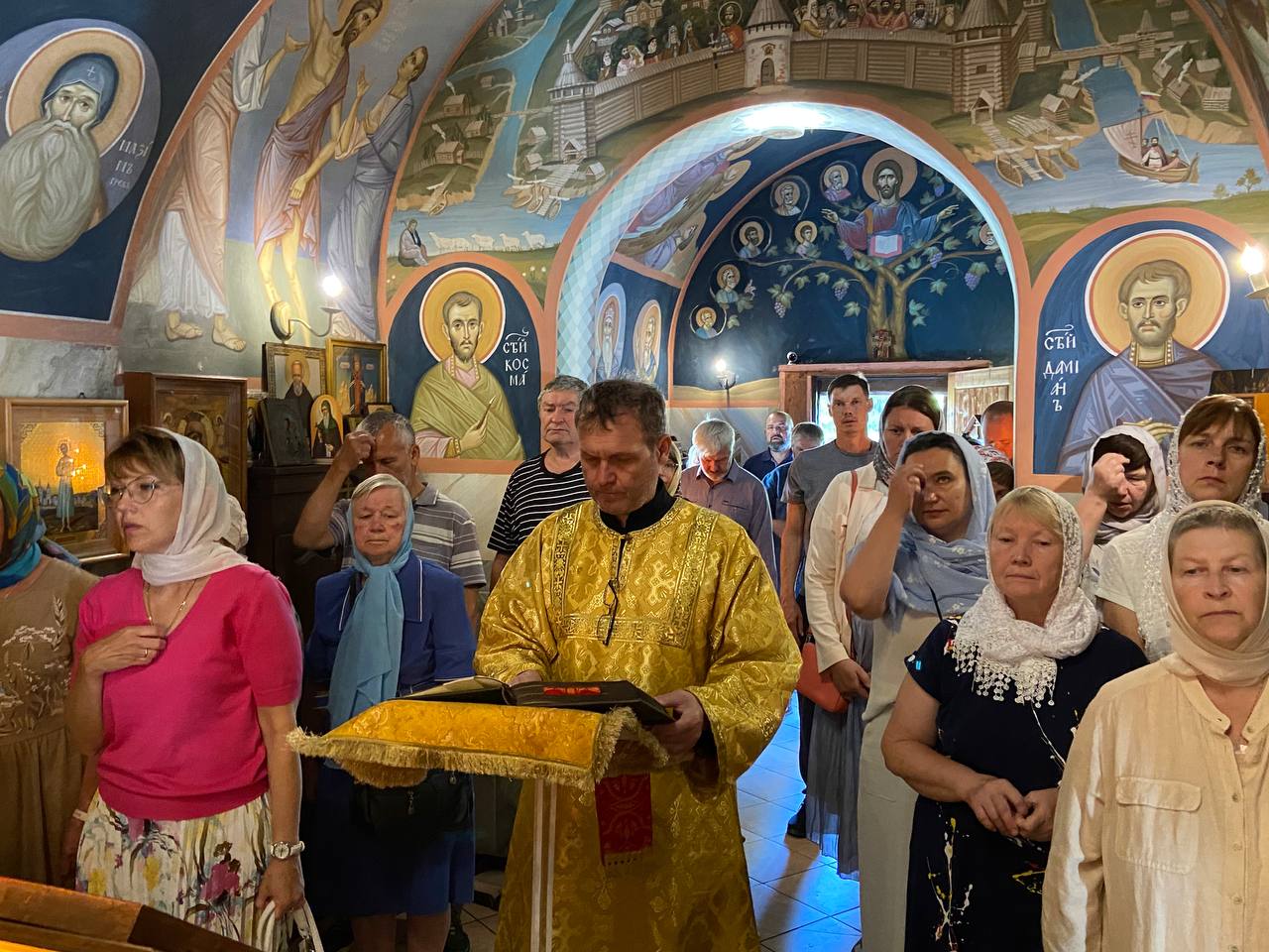 Литургия в Знаменской церкви