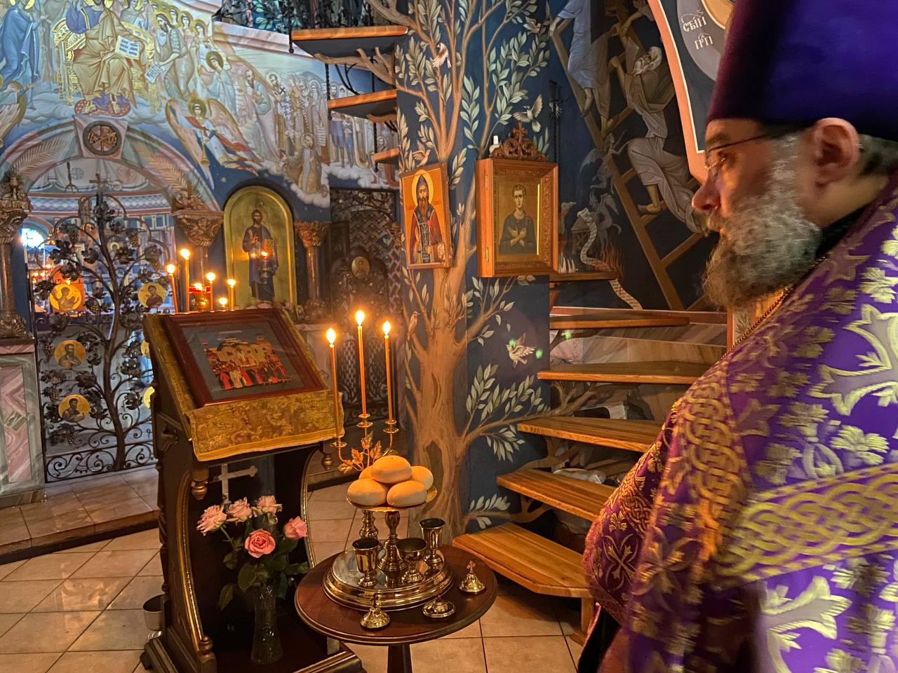 Всенощное накануне праздника Крестовоздвижения