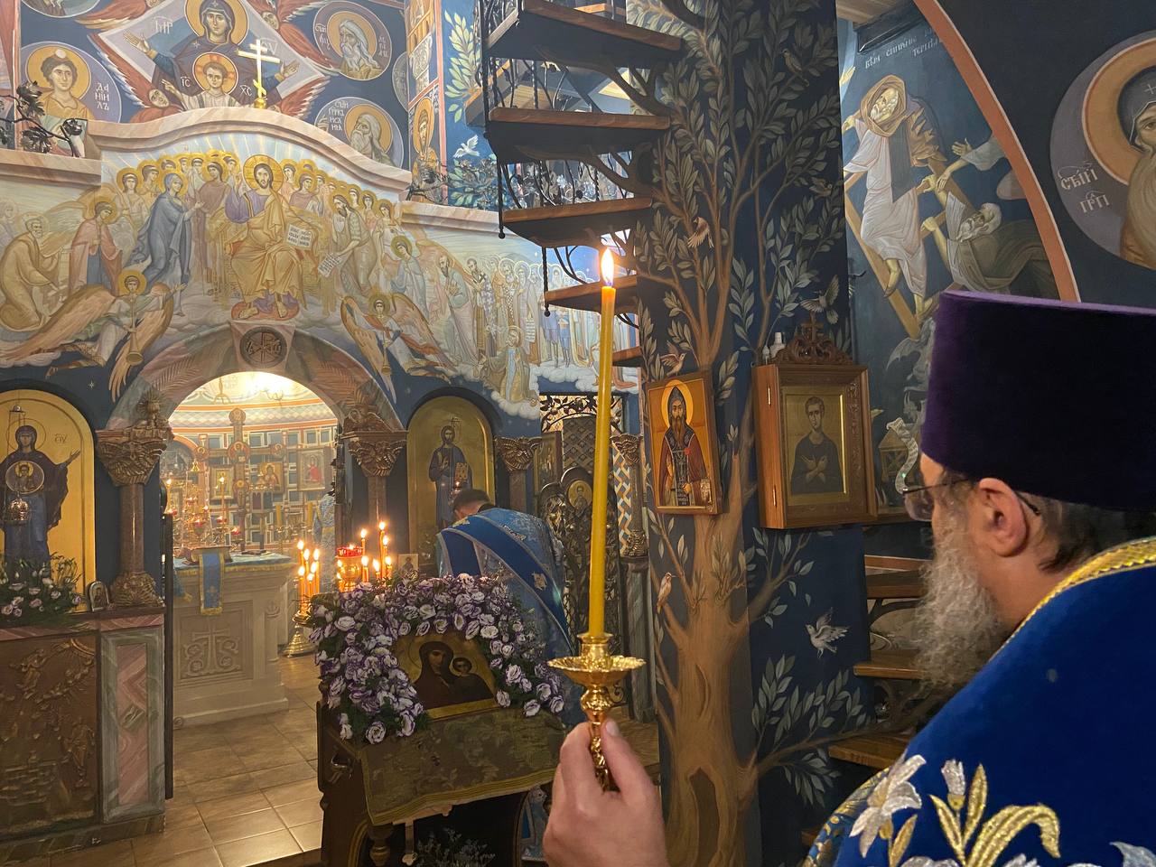 Всенощная накануне праздника Казанской иконы БМ