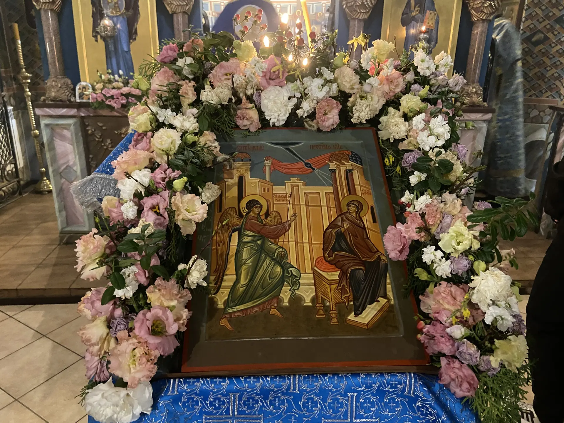 Икона в праздник Благовещения