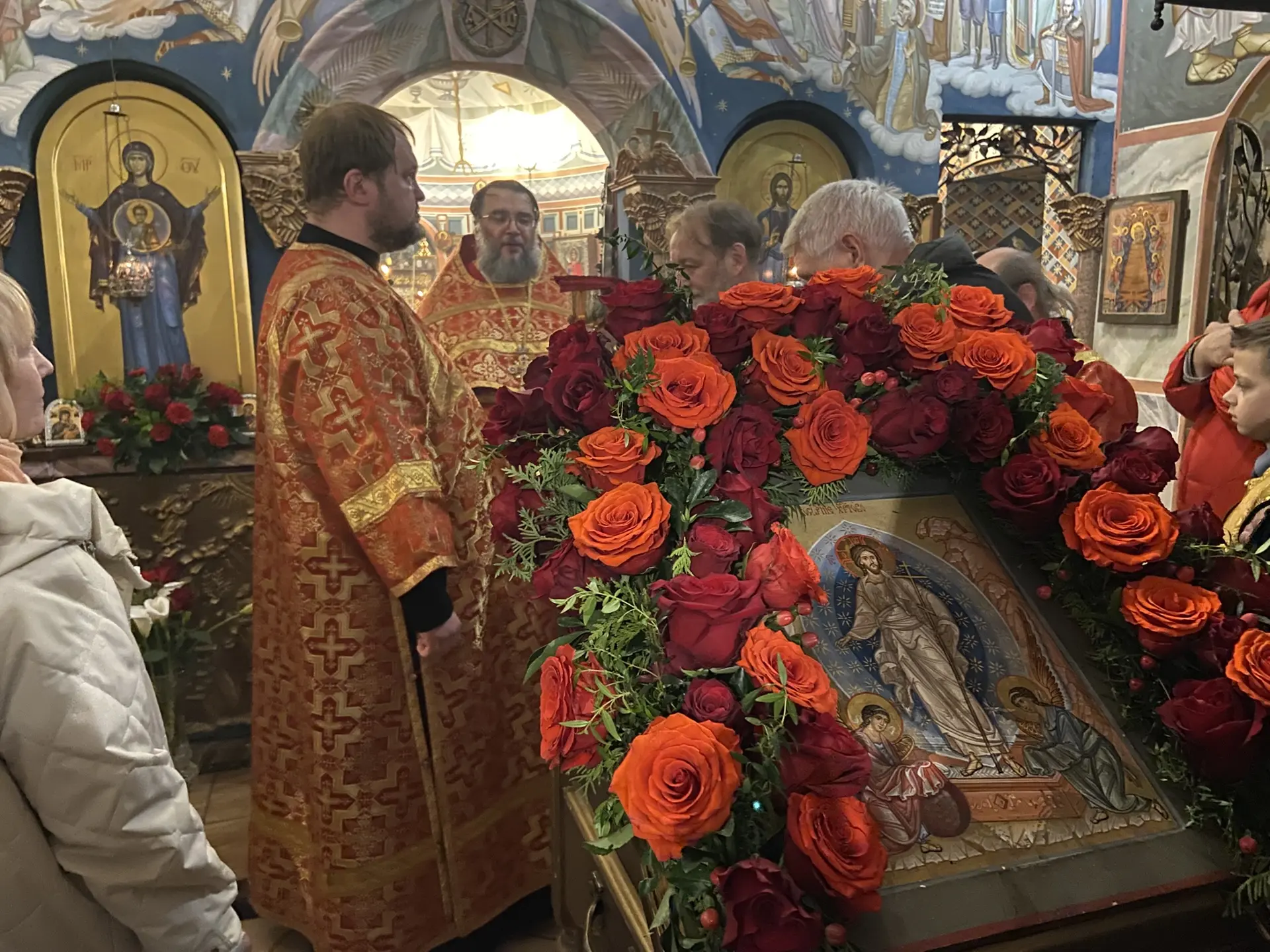 Праздничная пасхальная служба в Знаменской церкви