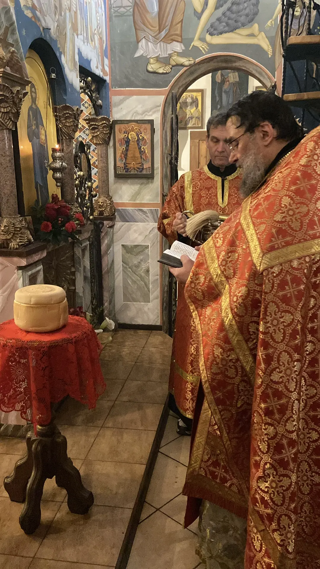 Праздничная пасхальная служба в Знаменской церкви