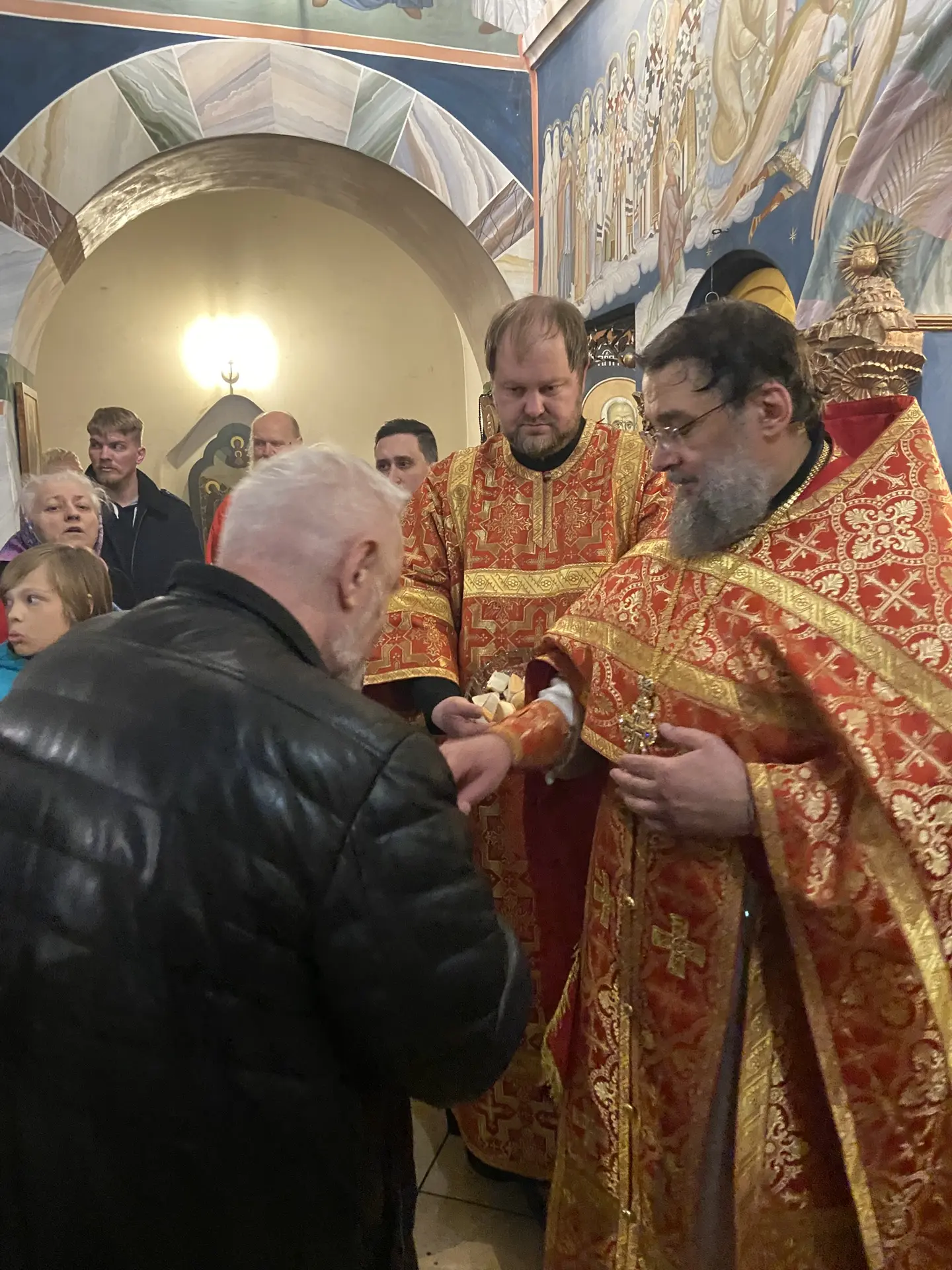 Праздничная пасхальная служба в Знаменской церкви