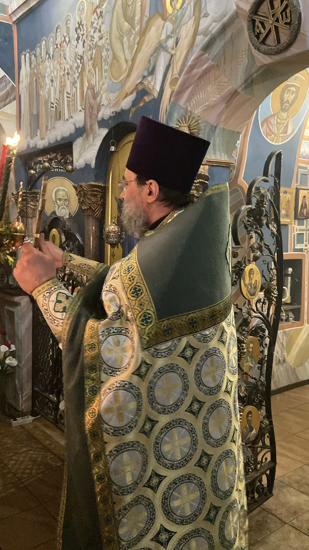 Праздничная пасхальная служба в Знаменской церкви