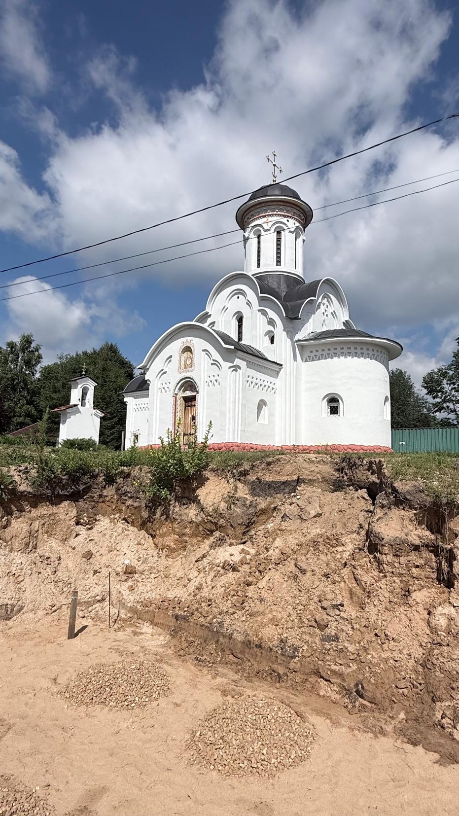На месте разрушенного Сретенского собора