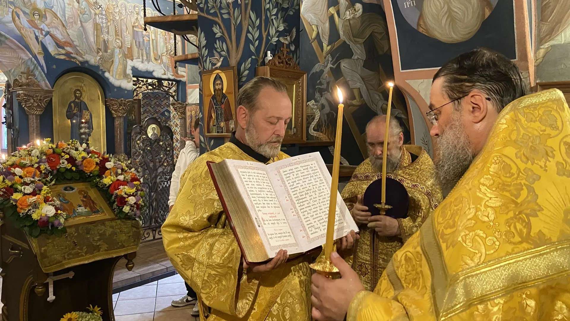 Литургия в Знаменской церкви