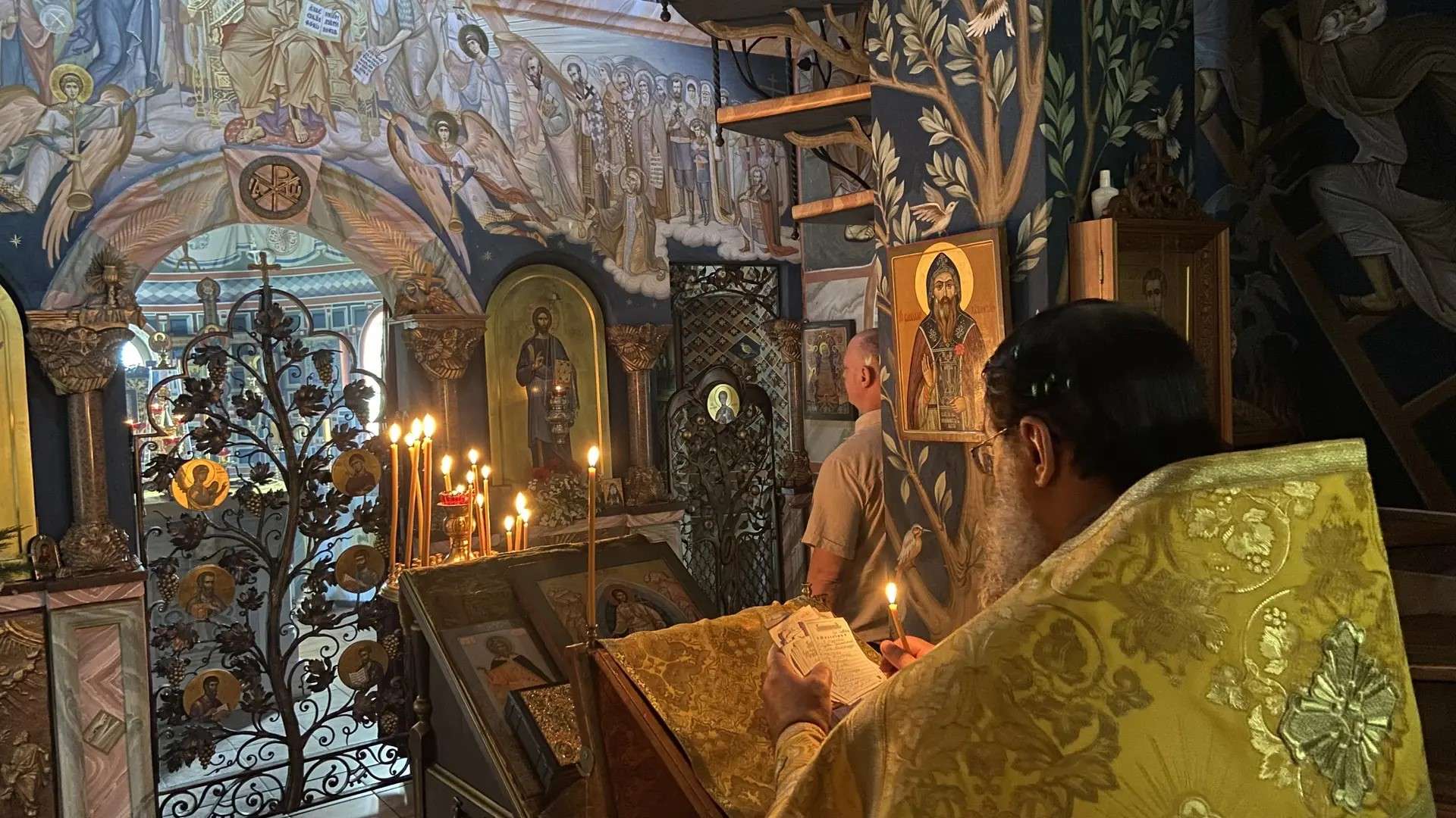 Молебен в Знаменской церкви