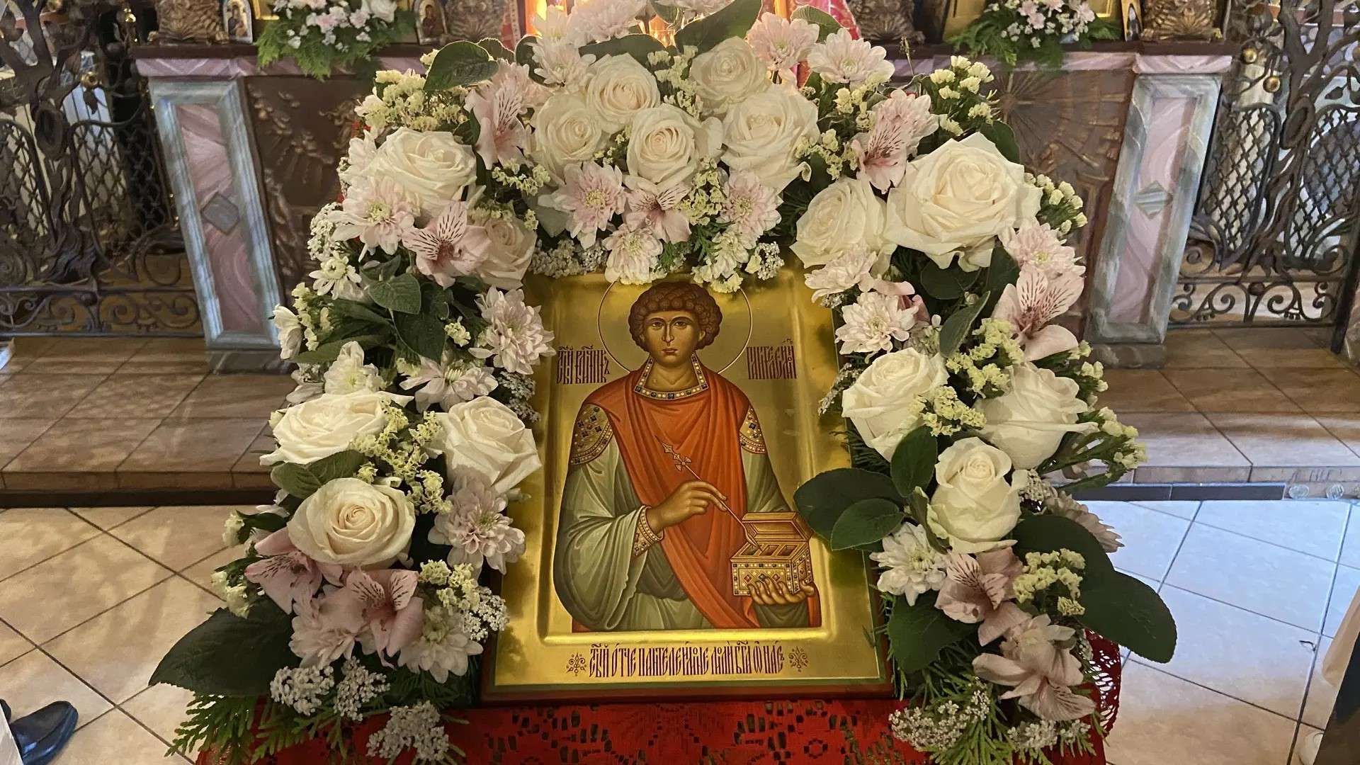 Литургия в Знаменской церкви