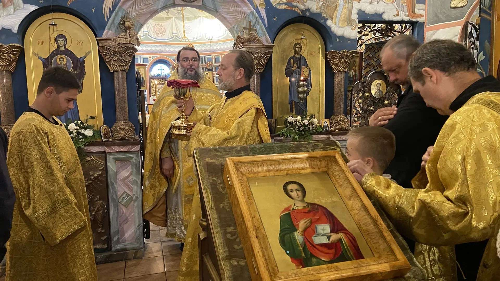 Литургия в Знаменской церкви