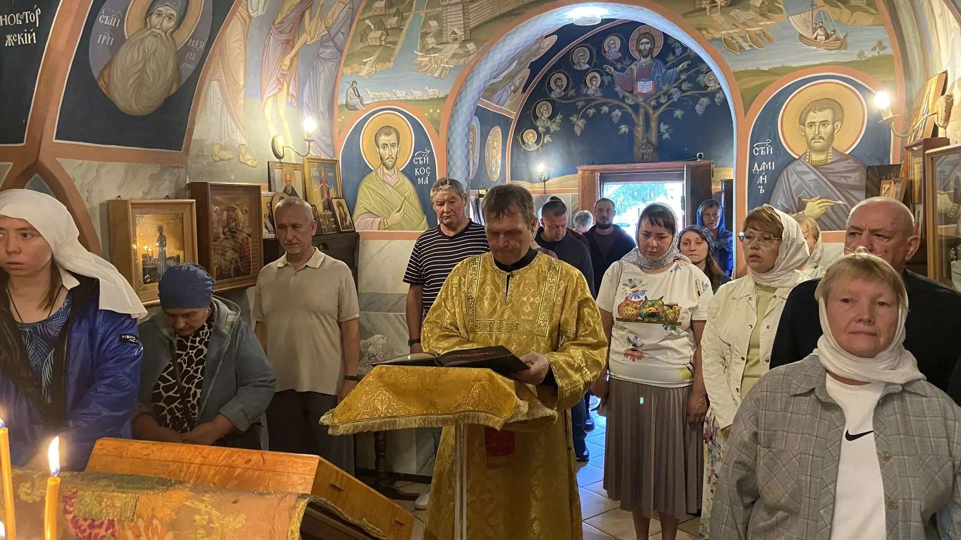 Литургия в Знаменской церкви