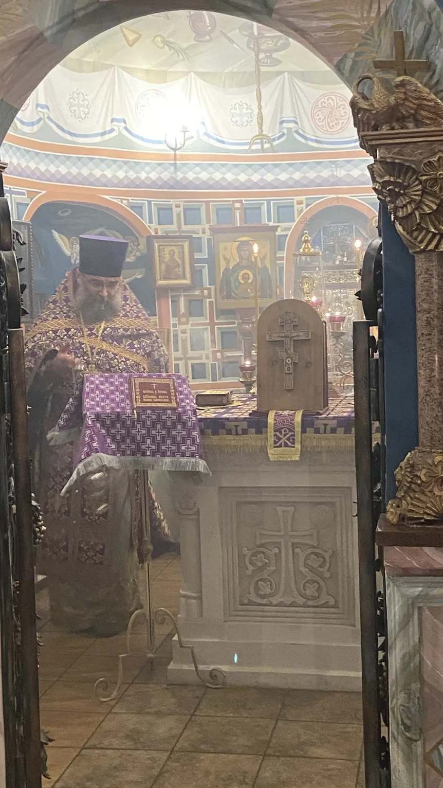 Всенощное накануне праздника Крестовоздвижения
